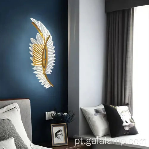 Lâmpada elegante de parede de penas acrílicas